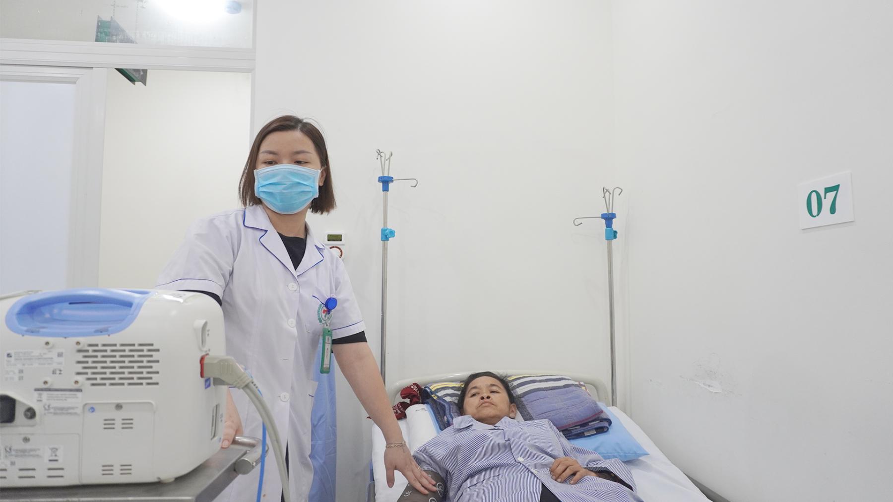 TĂNG CƯỜNG HỢP TÁC Y TẾ, HỖ TRỢ ĐIỀU TRỊ BỆNH NHÂN UNG THƯ TẠI VÙNG CAO SƠN LA